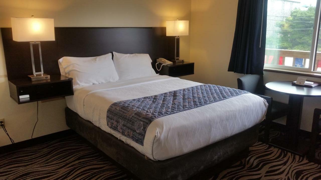 Tradewinds Motel ロックアウェイ・ビーチ エクステリア 写真