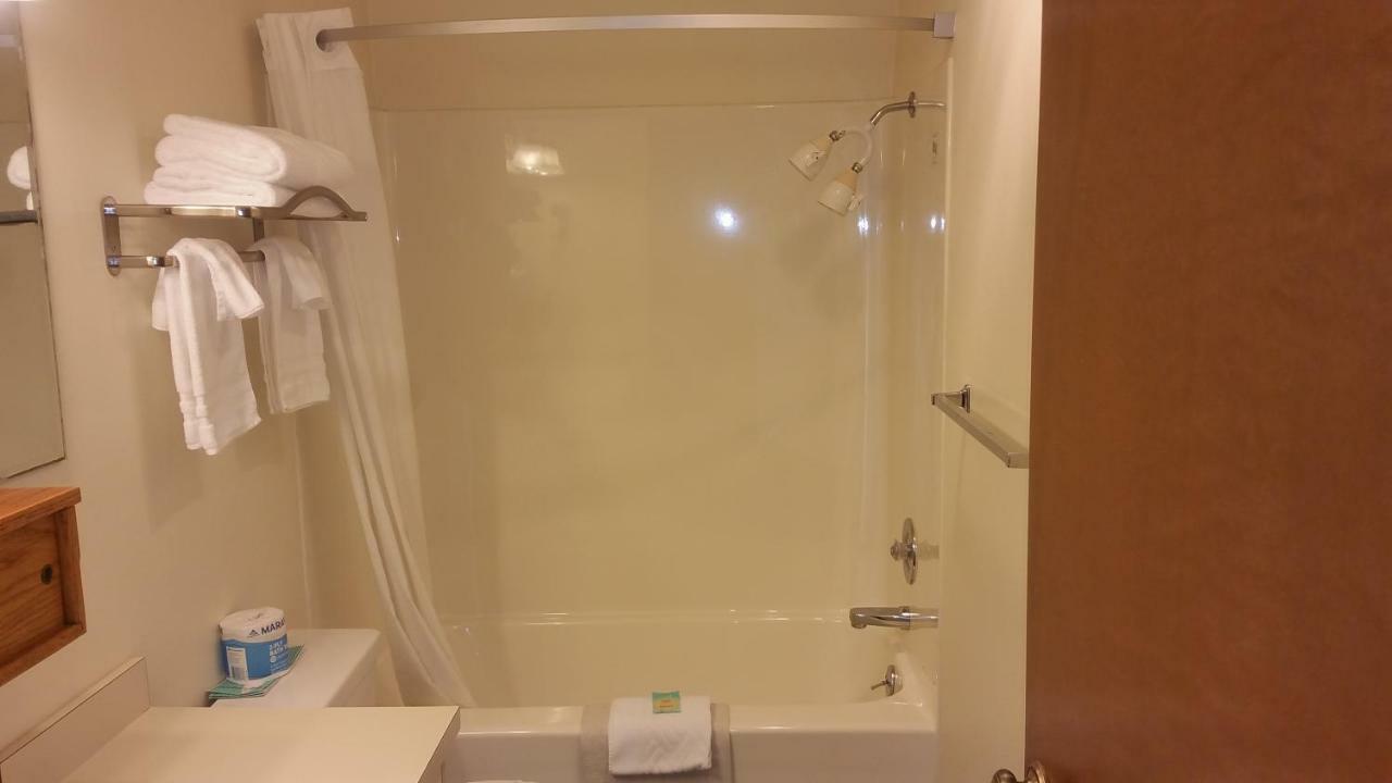 Tradewinds Motel ロックアウェイ・ビーチ エクステリア 写真